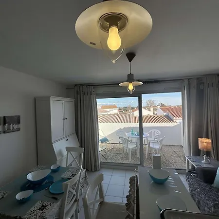 Апартаменты 2 Pieces Avec Balcon Et Parking Prive - Fr-1-224b-71