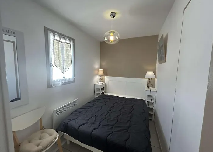 2 Pieces Avec Balcon Et Parking Prive - Fr-1-224b-71 Appartement