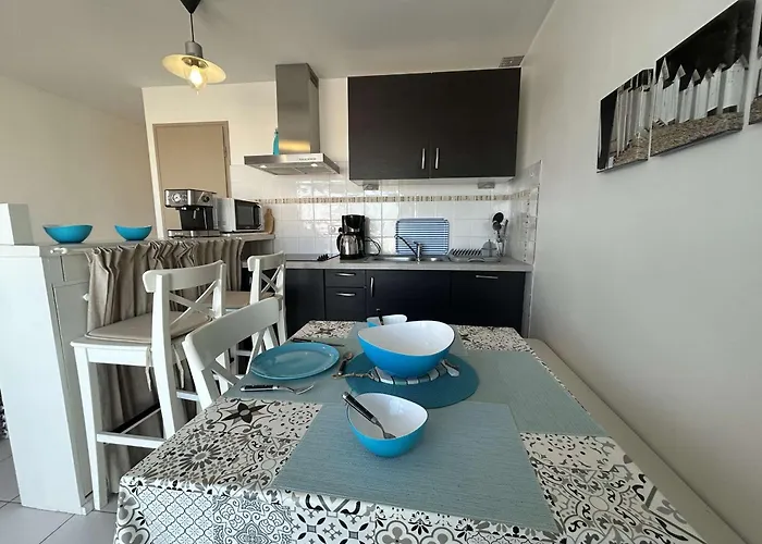 Appartement 2 Pieces Avec Balcon Et Parking Prive - Fr-1-224b-71 *