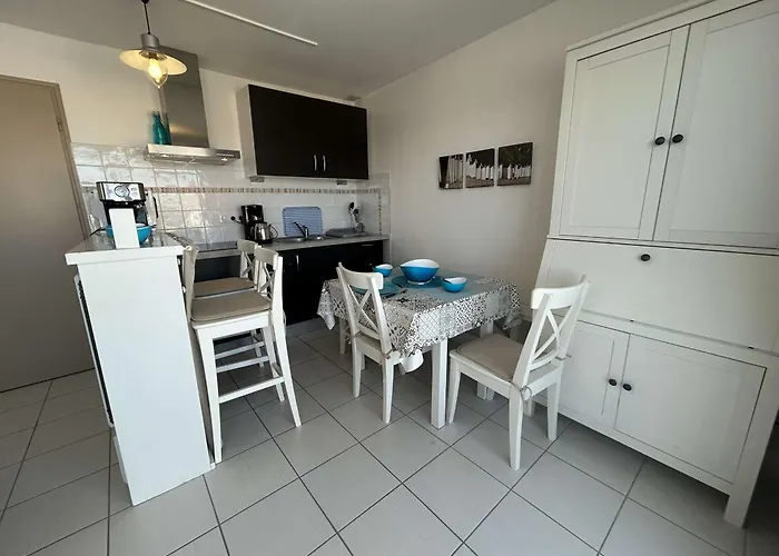 2 Pieces Avec Balcon Et Parking Prive - Fr-1-224b-71 *